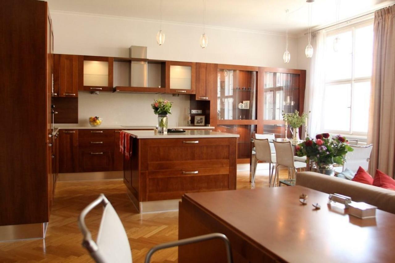 Spacious Elegance In The Heart Of Old Town Πράγα Εξωτερικό φωτογραφία